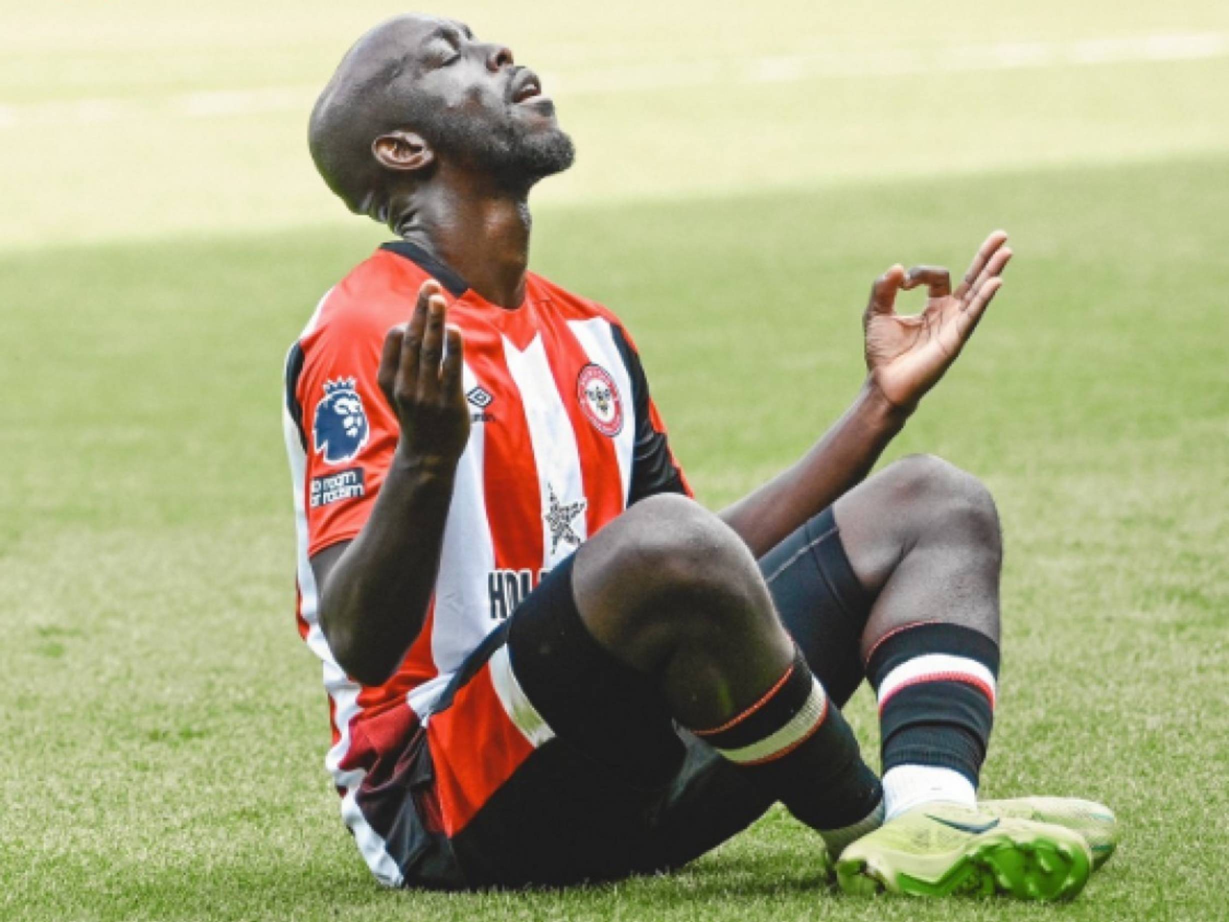 包含水晶宫客场未能获胜晋级难求的词条