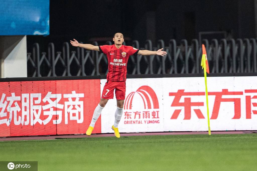 包含武磊主帅豪言：今晚必须击败波尔图，否则辞职！的词条